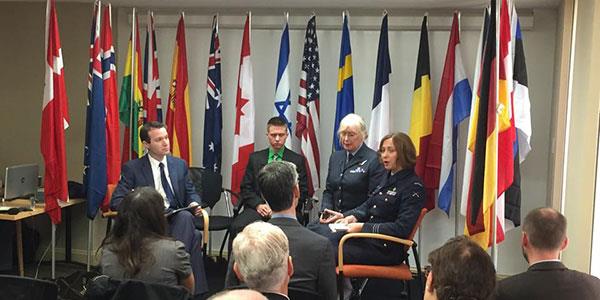 2014-10-27-HumphriesWeb