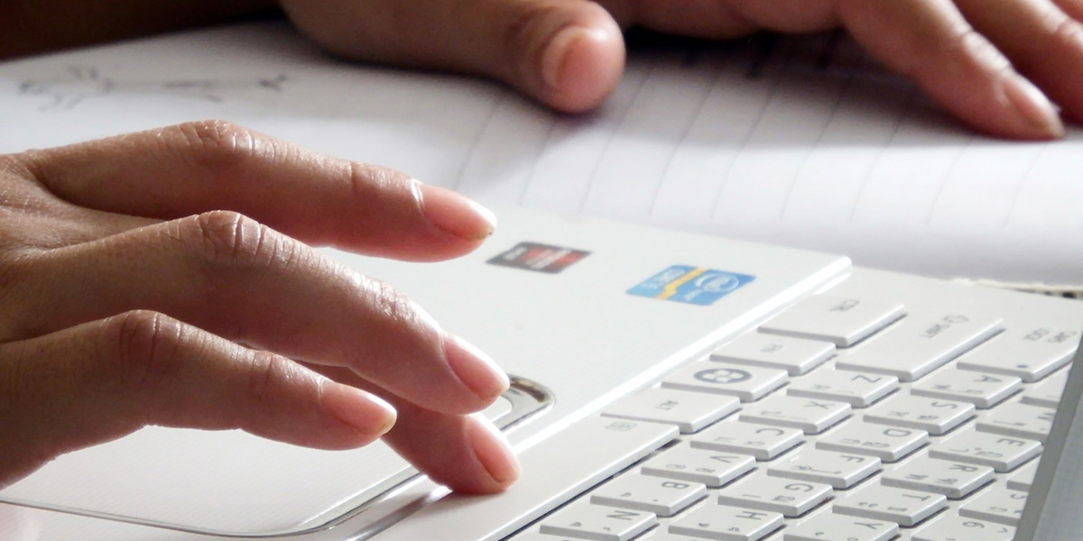 2016 05 10 finger pressing computer keyboard